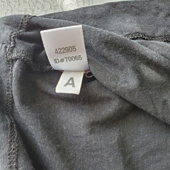 Ann Taylor Classic‎ Black T Shirt Women's Size M Gold Trim Cap Sleeve Minimalist - Picture 9 of 9